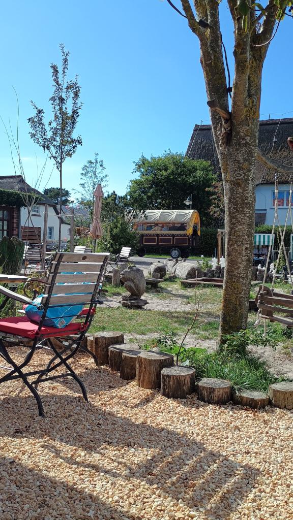 Gartencafé in Vitte auf Hiddensee - Pferdekutsche